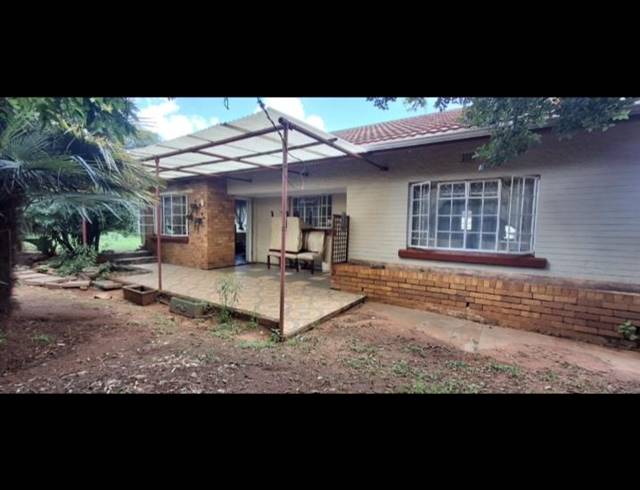 3 BEDROOM HOUSE FOR SALE IN WYCHWOOD